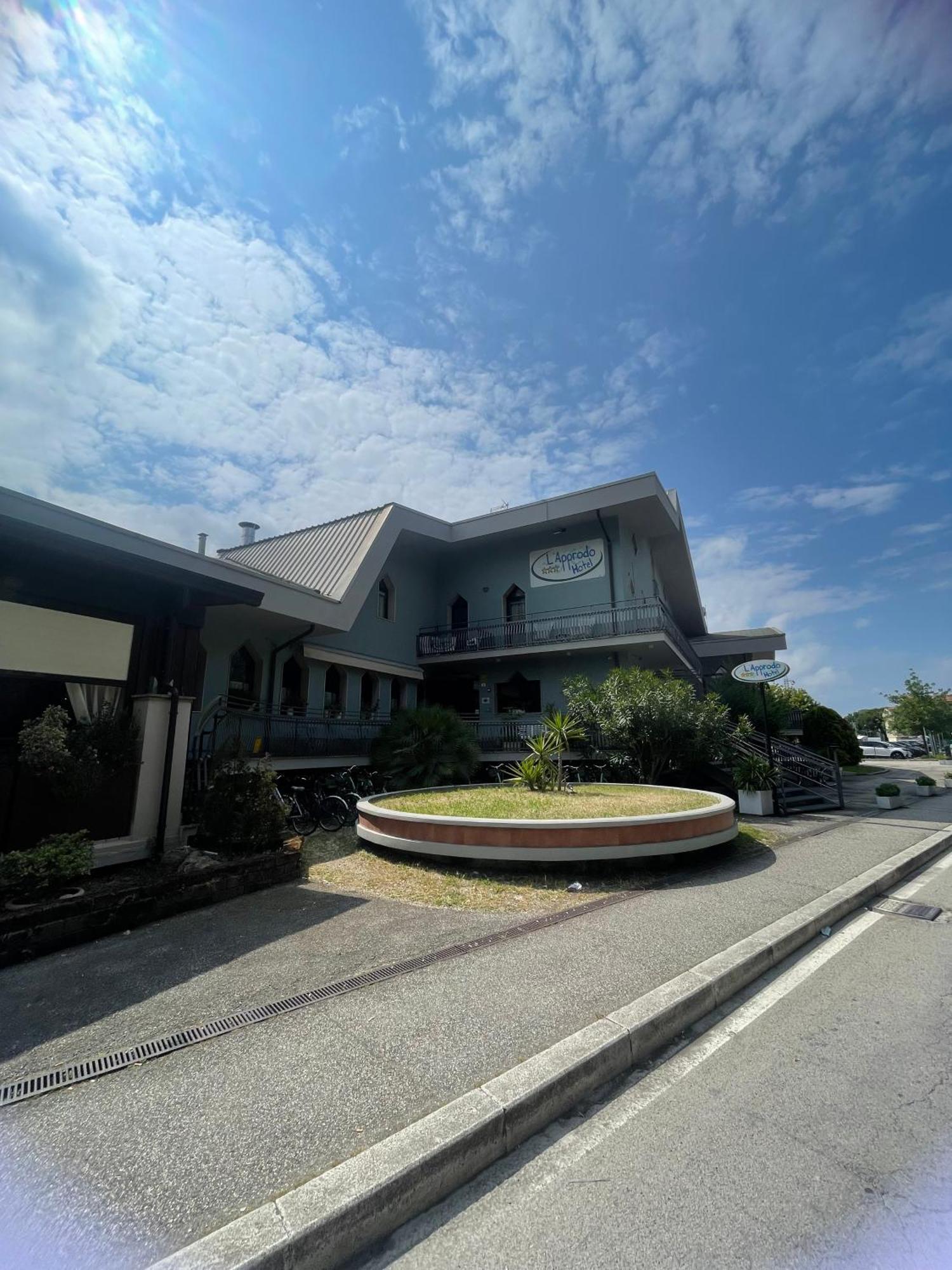 ลัปโปรโด โฮเทล Hotel เชเซนาติโก ภายนอก รูปภาพ